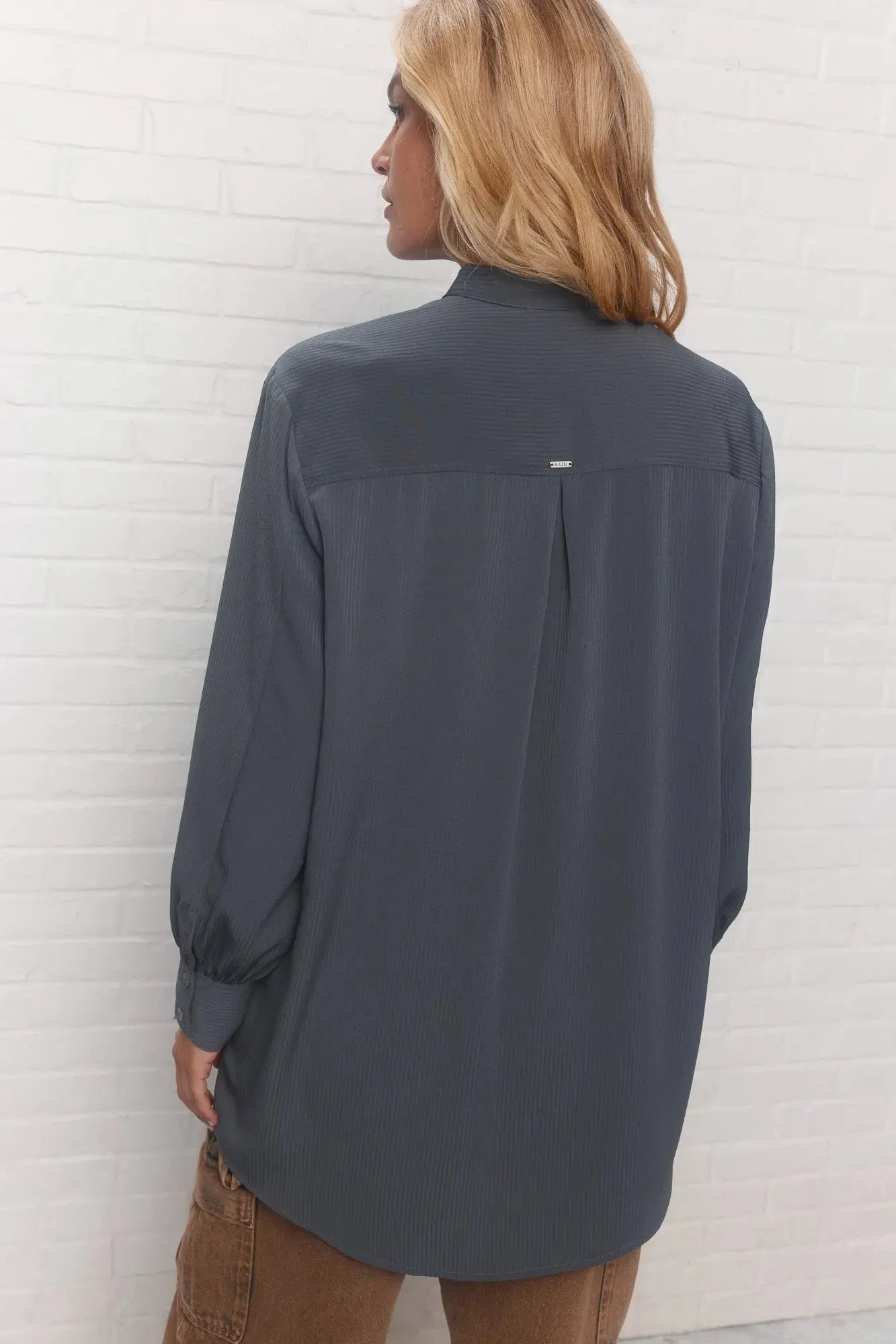 Cindo | Chemise longue gris foncé