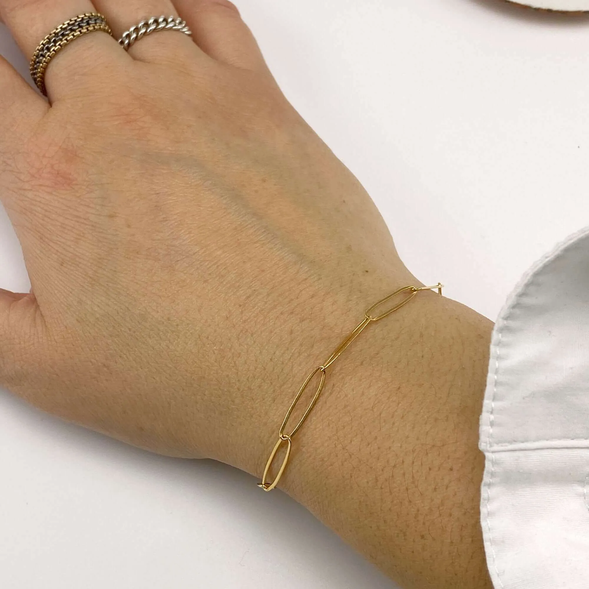 CONNECTED CHAIN LINKS BRACELET