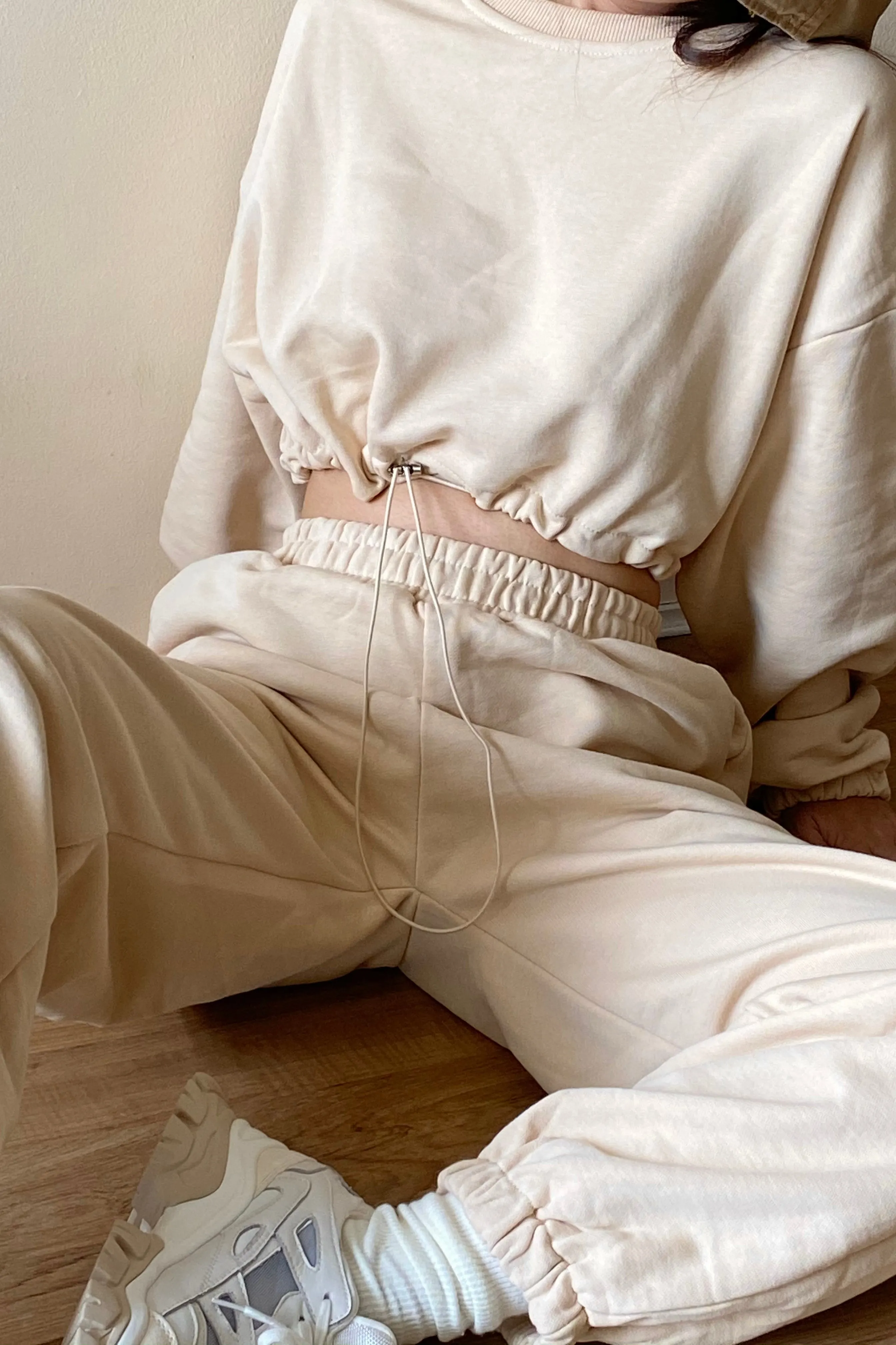 [EVERYDAY] Daily Basis Draw Cord Cropped Sweatshirt - Sahara